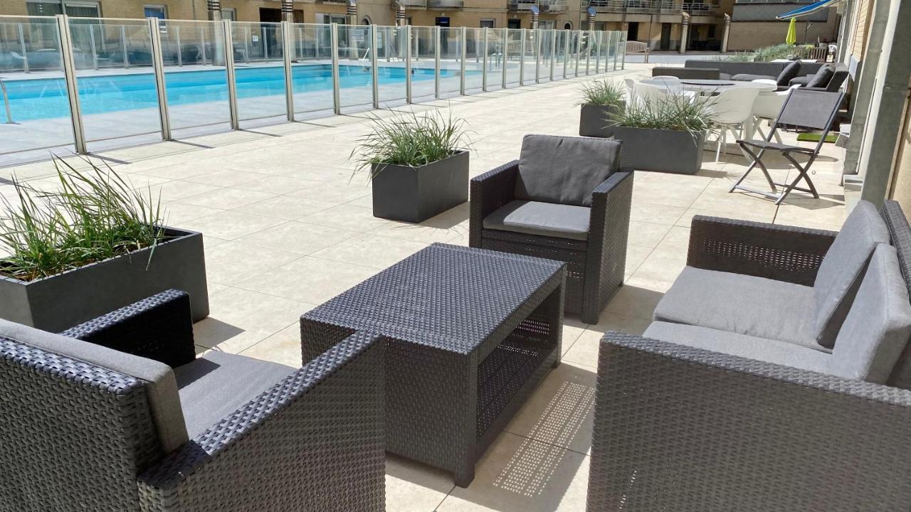Deluxe Apartment With Shared Pool Остенде Екстер'єр фото